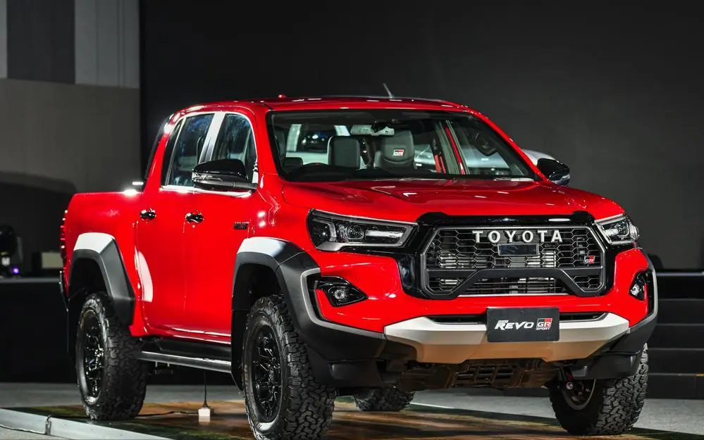 丰田Hilux Revo GR Sport霸气登场！挂上GR Sport铭牌，还有宽体造型